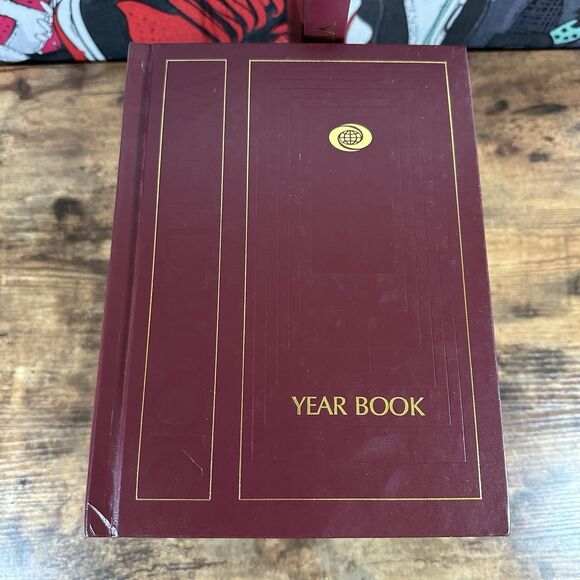 Vintage Lot of 10 Year Book 1994-2003 Events of 1993-2002 Encyclopedia Book Set - Picture 11 of 12